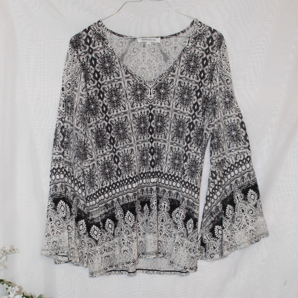 Rose & Olive Tops - Rose+Olive Boho Flared Peasant Sleeves Gorgeous